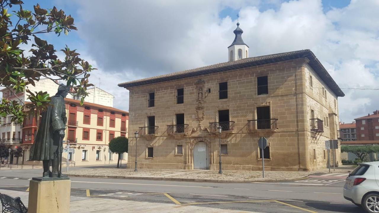 Fuenmayor Apartamento Entrevinas En El Corazon De La Rioja מראה חיצוני תמונה